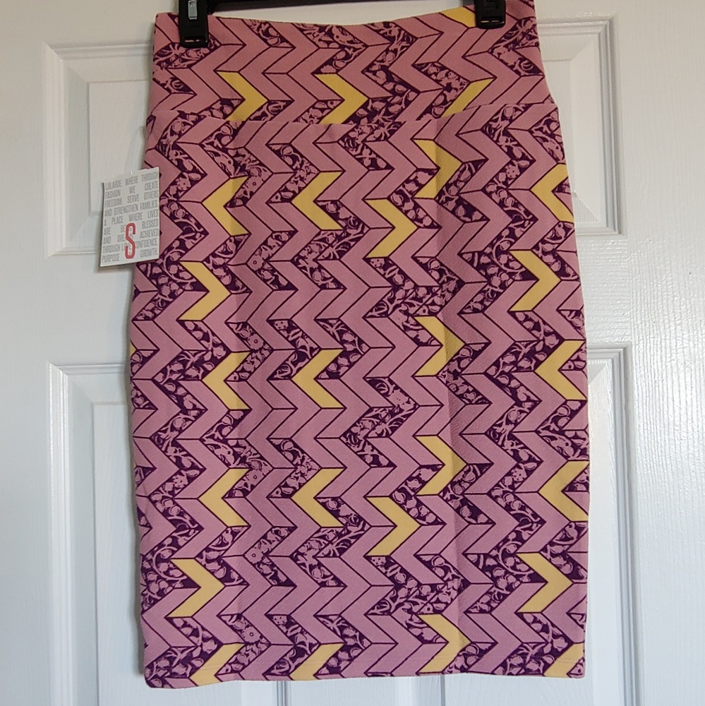 Lularoe Cassie skirt small!!